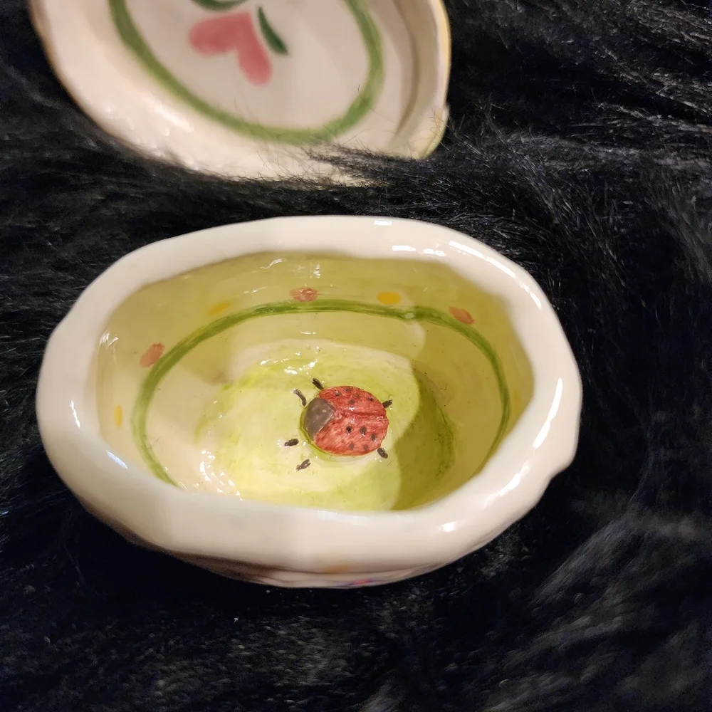 VINTAGE RARE Easter Bunny Trinket Box signed by designer Fran Welch